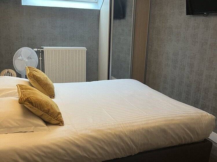 Номер Комфорт, Hôtel De Troyes