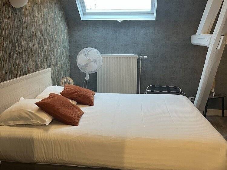 Трехместный Номер Комфорт, Hôtel De Troyes