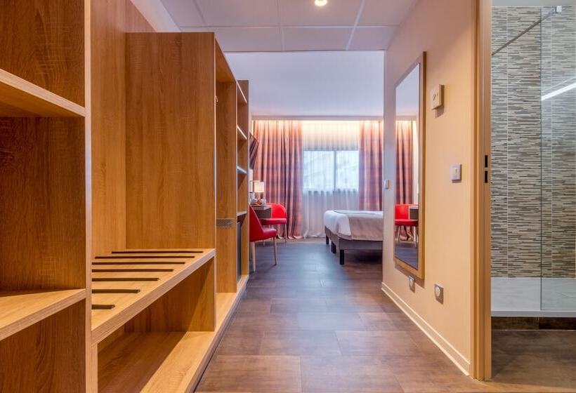 Номер Стандарт, L Empreinte