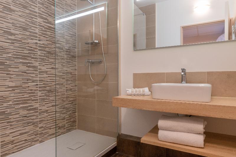 Номер Стандарт, L Empreinte