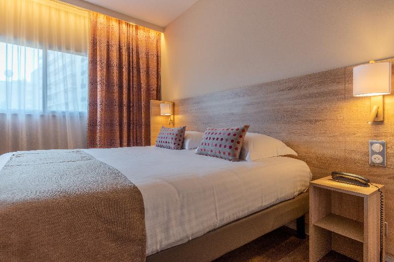 Номер Стандарт, L Empreinte