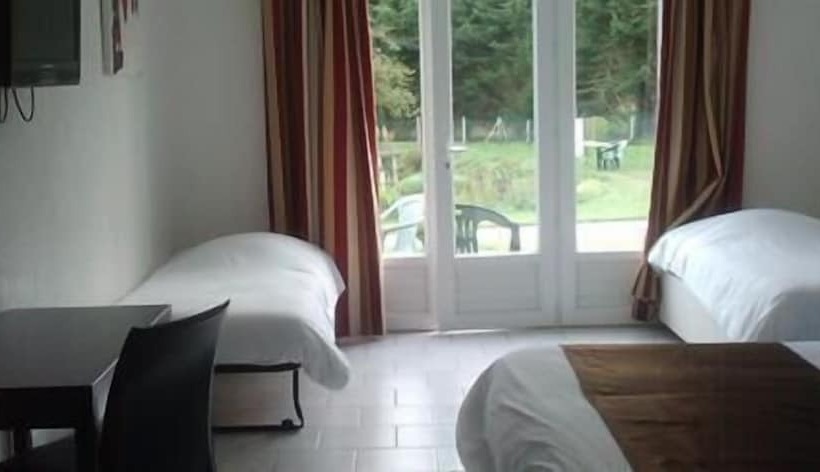 غرفة قياسية ثلاثية, L Oree Des Chateaux