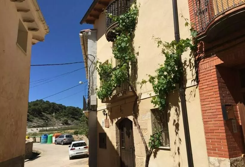 Perhesviitti, La Posada De Berge