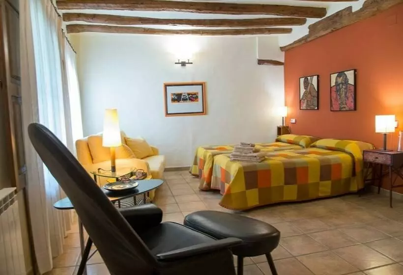 Juniorsviitti, La Posada De Berge