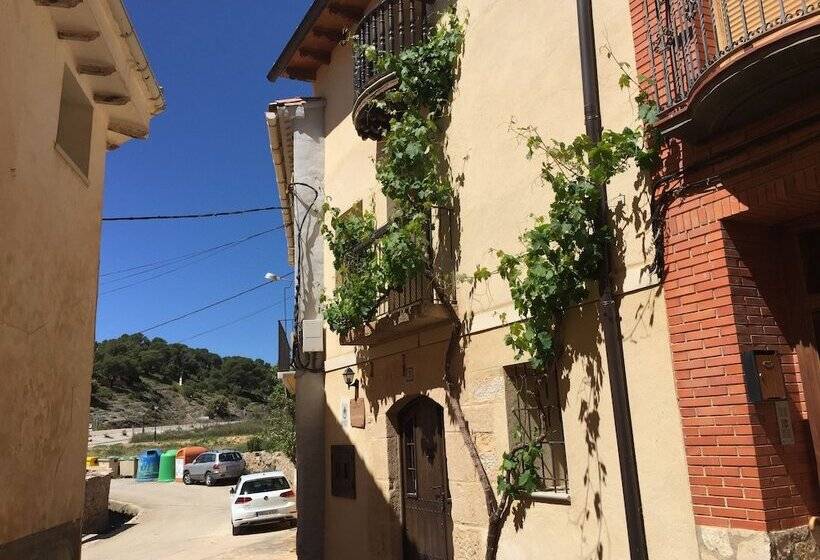 جناح عائلي, La Posada De Berge