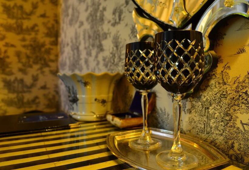 חדר רומנטי, Le Saint Laurent