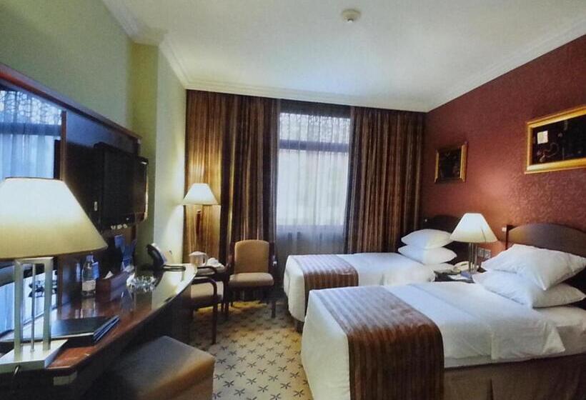 חדר סטנדרט לארבעה, Al Muna Kareem Hotel Ex Leader