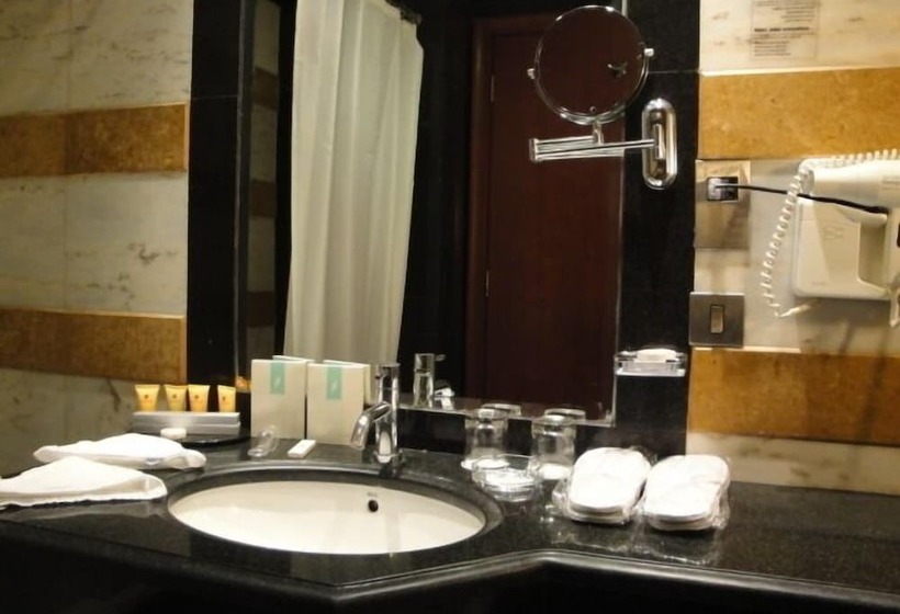 חדר סטנדרט לשלושה, Al Muna Kareem Hotel Ex Leader