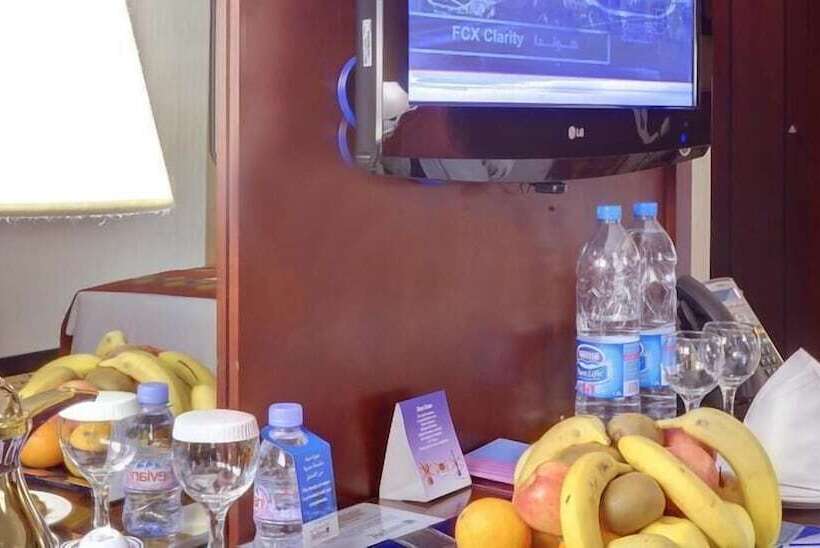 جناح جونيور, Al Muna Kareem Hotel  Ex Leader