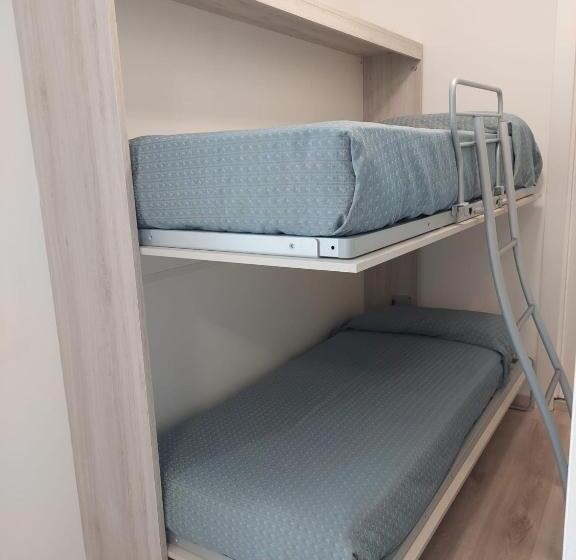 חדר משפחתי, Madera