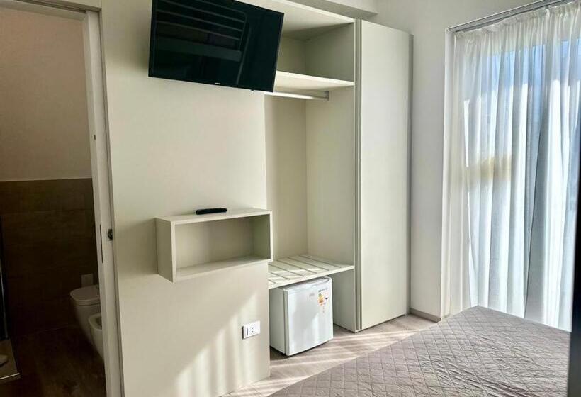 חדר משפחתי, Madera