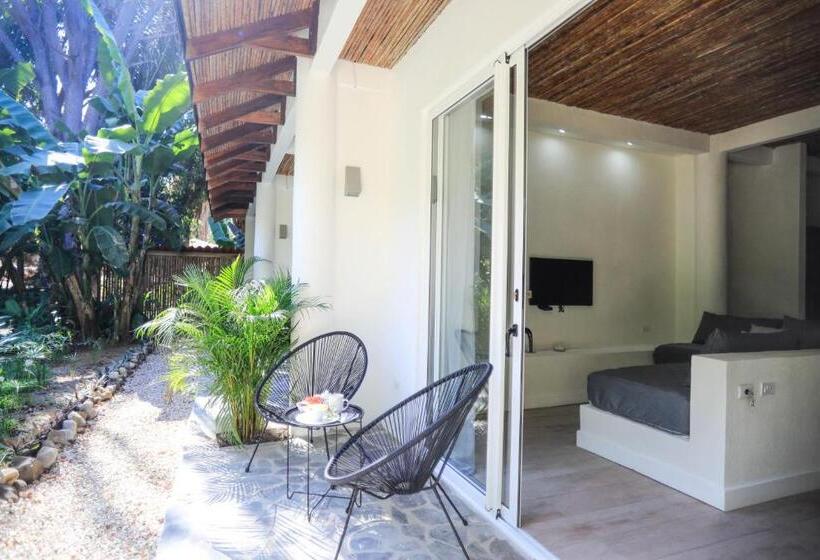 침실 1개 풀장 전망 아파트, Manala