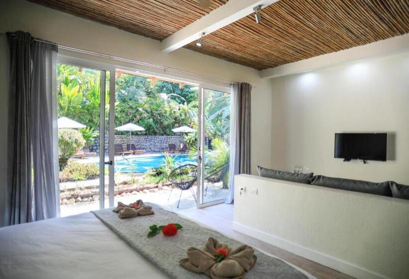 침실 1개 풀장 전망 아파트, Manala