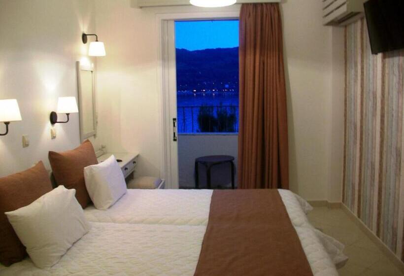 استودیوی استاندارد با چشمانداز دریا, Mirini