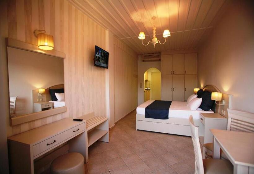 Triple Room Sea View, Mirini