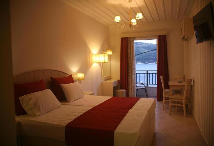 Triple Room Sea View, Mirini