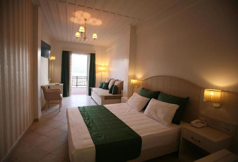Triple Room Sea View, Mirini