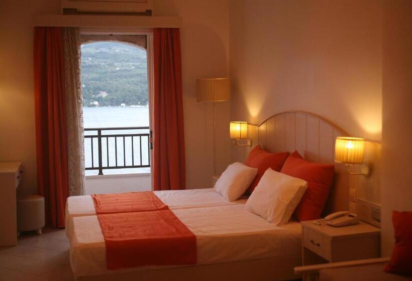 Triple Room Sea View, Mirini