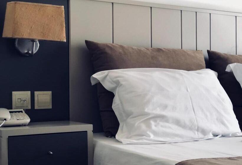 اتاق خانوادگی با چشمانداز دریا, Mirini