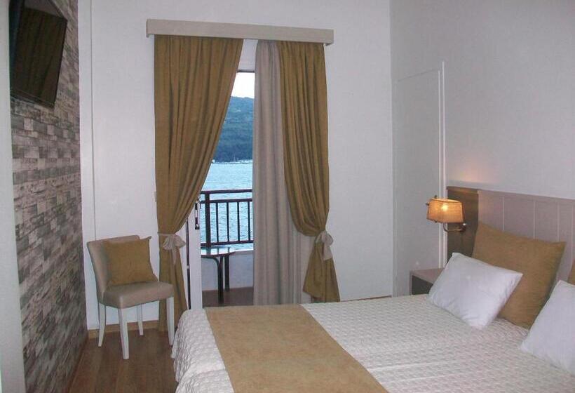 اتاق سوپریور با چشمانداز دریا, Mirini