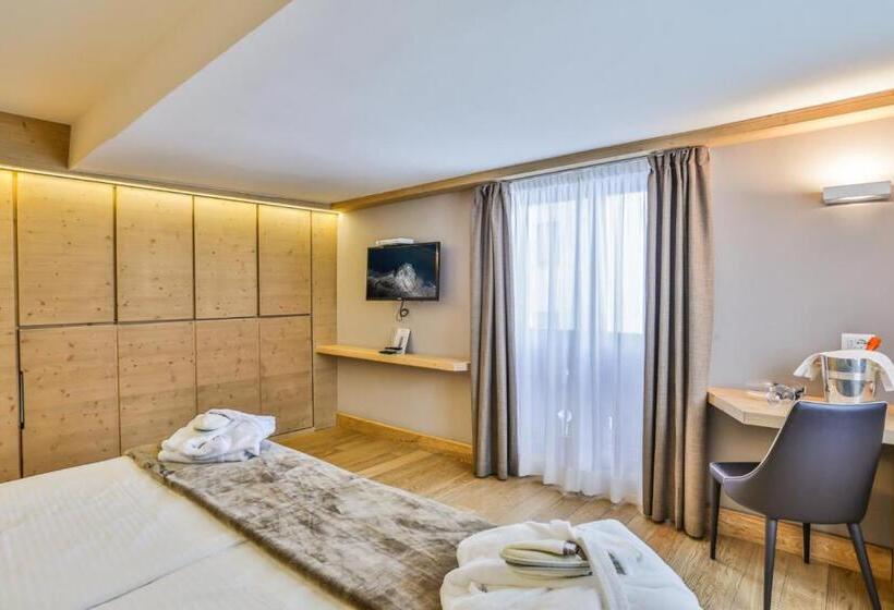 デラックスルーム, Sertorelli Sport