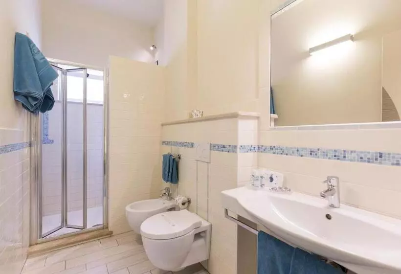 Standard Kolmen Hengen Huone Puutarhanäkymä, Villaggio Il Gabbiano