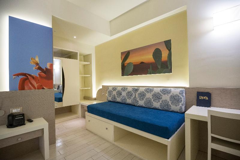 带花园景观的标准三人间, Villaggio Il Gabbiano