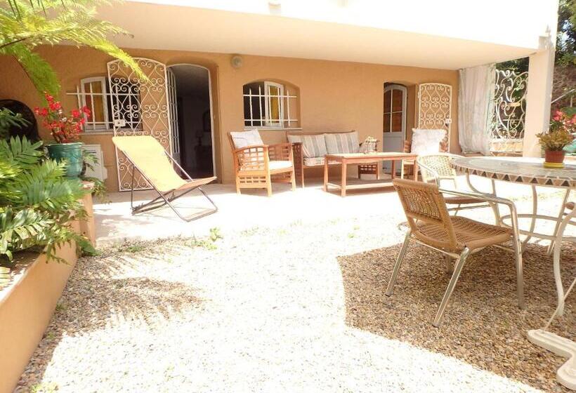 带1个卧室的带阳台的公寓, Residence Veles Plage