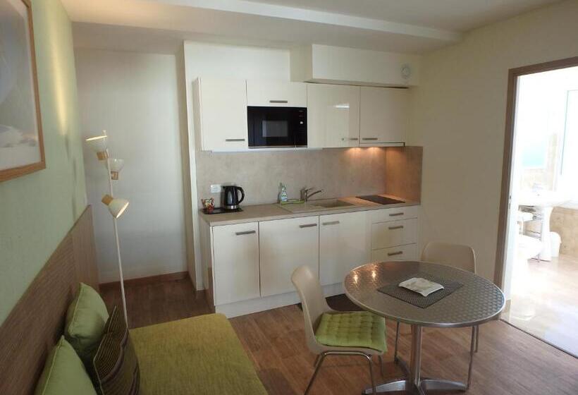 带海景的标准工作室, Residence Veles Plage