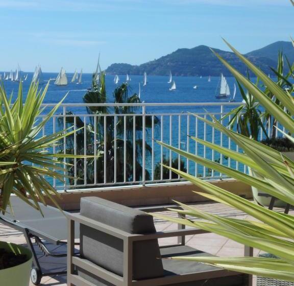 带海景及露台及1个卧室的公寓, Residence Veles Plage