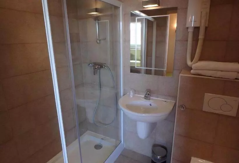 1 Bedroom Apartment with Terrace Sea View, Residence Veles Plage
