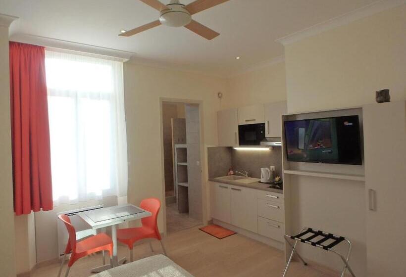 标准工作室, Residence Veles Plage