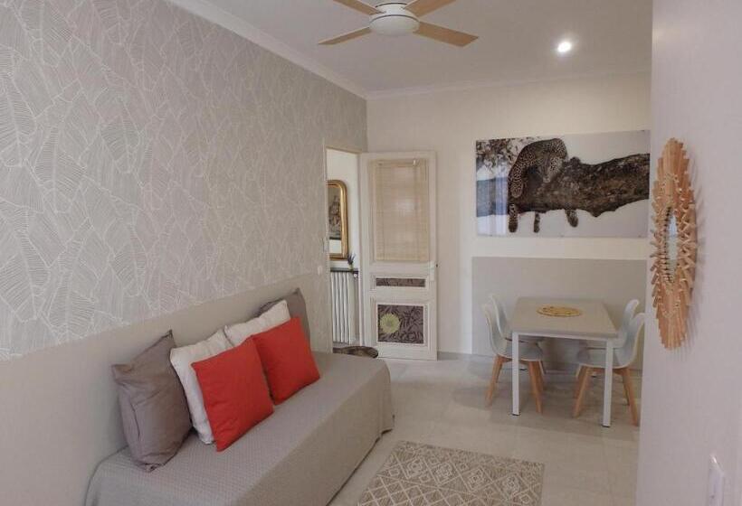 带2个卧室带海景的公寓, Residence Veles Plage