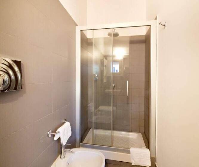 Habitación Triple Estándar, B&b Roma Royal Residence