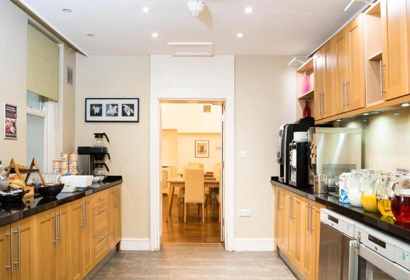 Quarto Estandar, 63