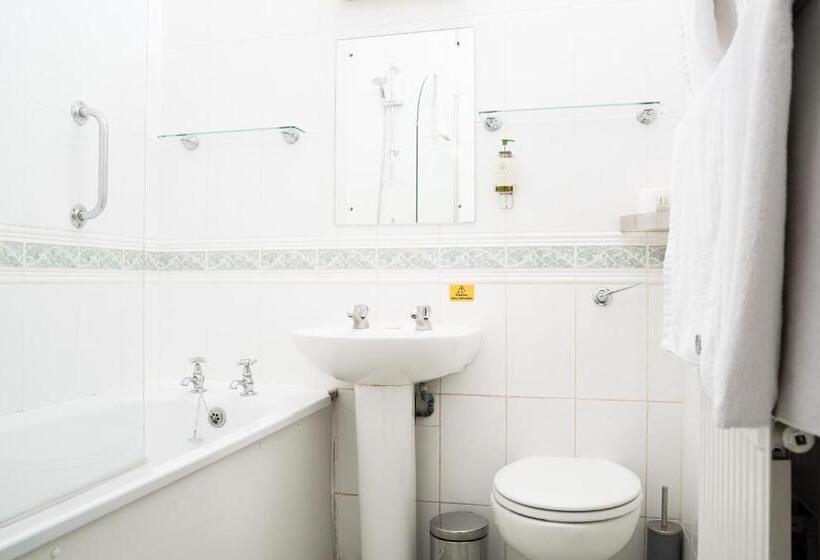 غرفة عائلية, 63