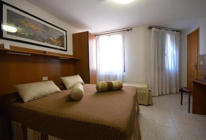 اتاق استاندارد سه نفره, Albergo Marin