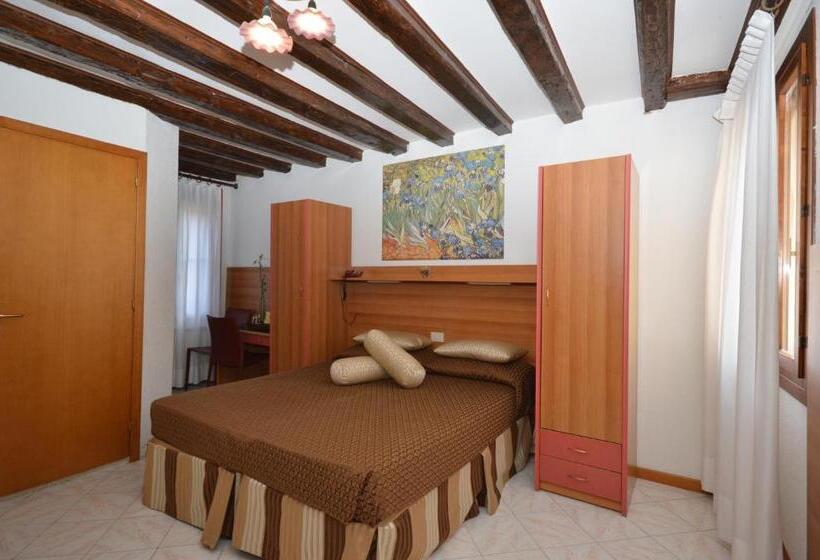 اتاق استاندارد چهار تخته, Albergo Marin