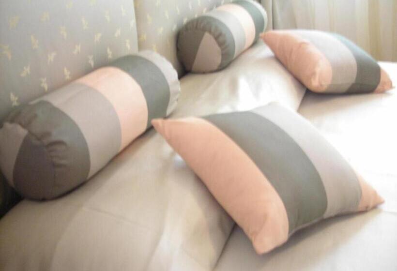 اتاق استاندارد با سرویس بهداشتی مشترک, Albergo Marin