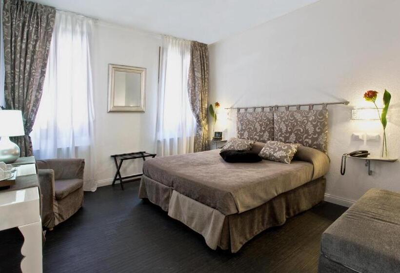 اتاق سوپریور, Albergo Marin