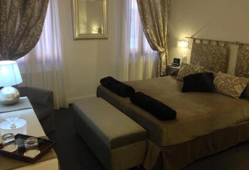 اتاق سوپریور, Albergo Marin