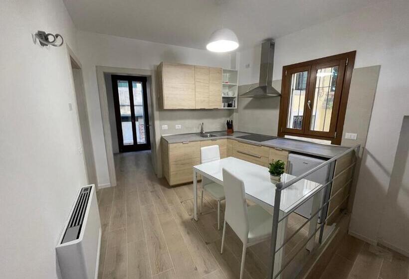 آپارتمان 1 خوابه همکف, Albergo Marin