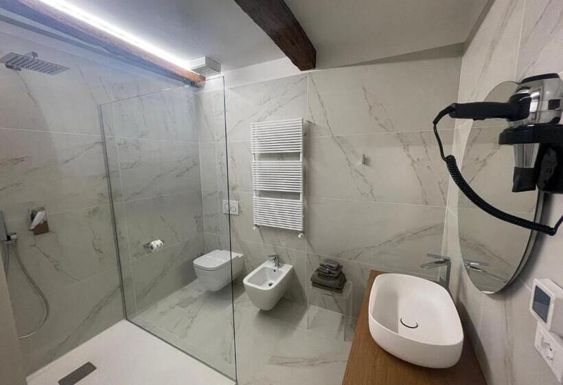 استودیو استاندارد با تراس, Albergo Marin