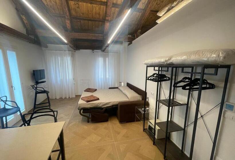 استودیو استاندارد با تراس, Albergo Marin