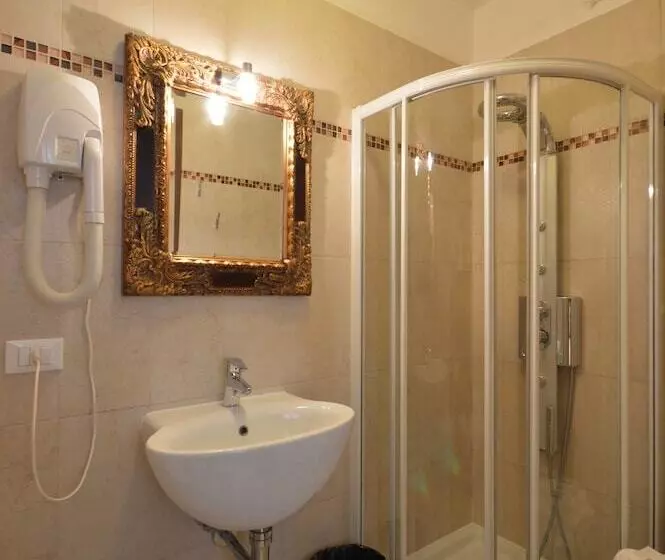 اتاق استاندارد سه نفره, Albergo Marin