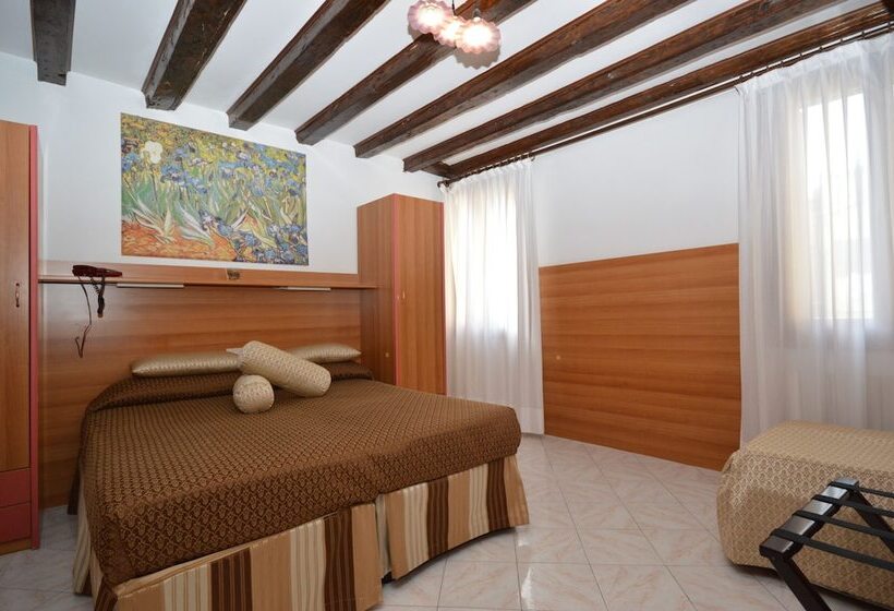 اتاق استاندارد سه نفره, Albergo Marin