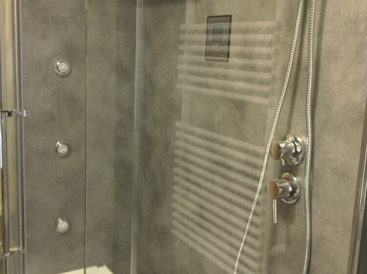 اتاق استاندارد چهار تخته, Albergo Marin