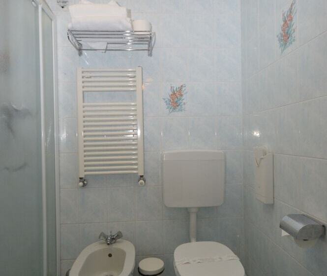 اتاق استاندارد چهار تخته, Albergo Marin