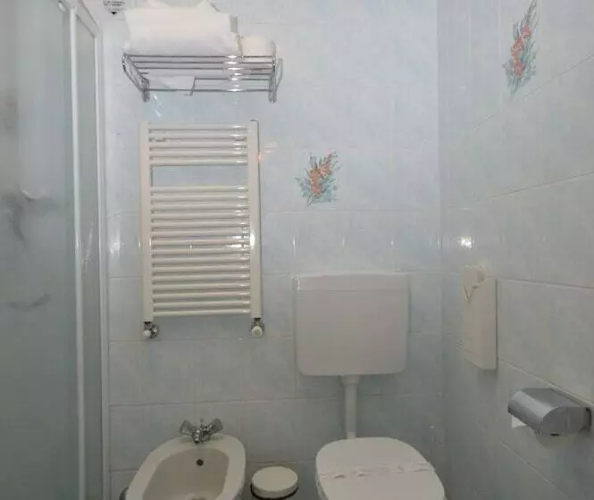 اتاق استاندارد چهار تخته, Albergo Marin