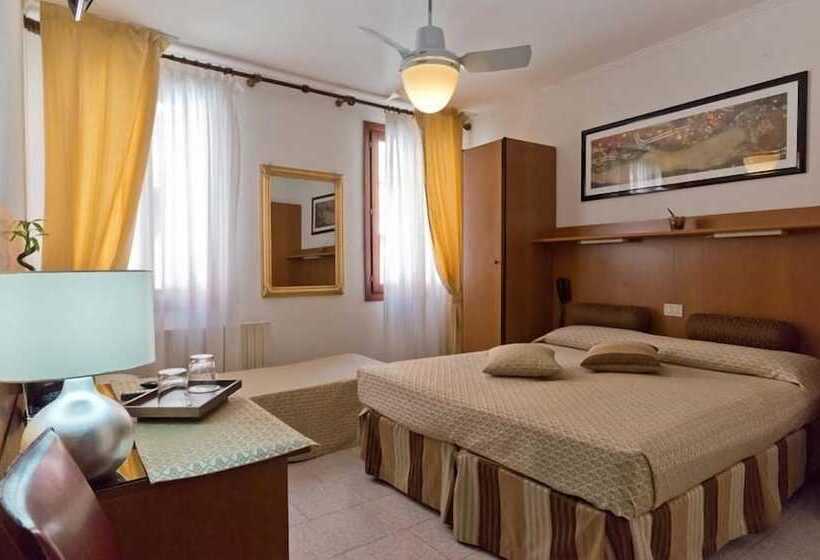 اتاق استاندارد چهار تخته, Albergo Marin